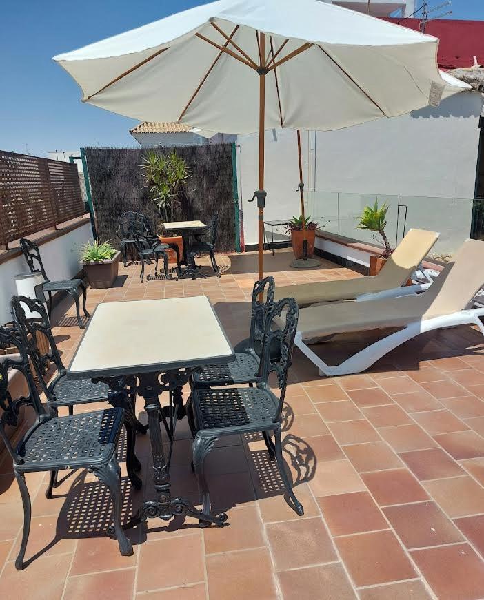 Patio Cartuja Apartment เซบีญา ภายนอก รูปภาพ